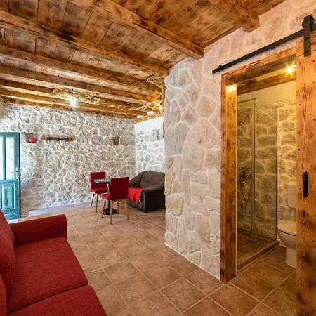 Sagena Apartman Apartment Rogotin
