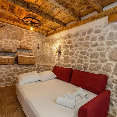 Sagena Apartman شقة Rogotin